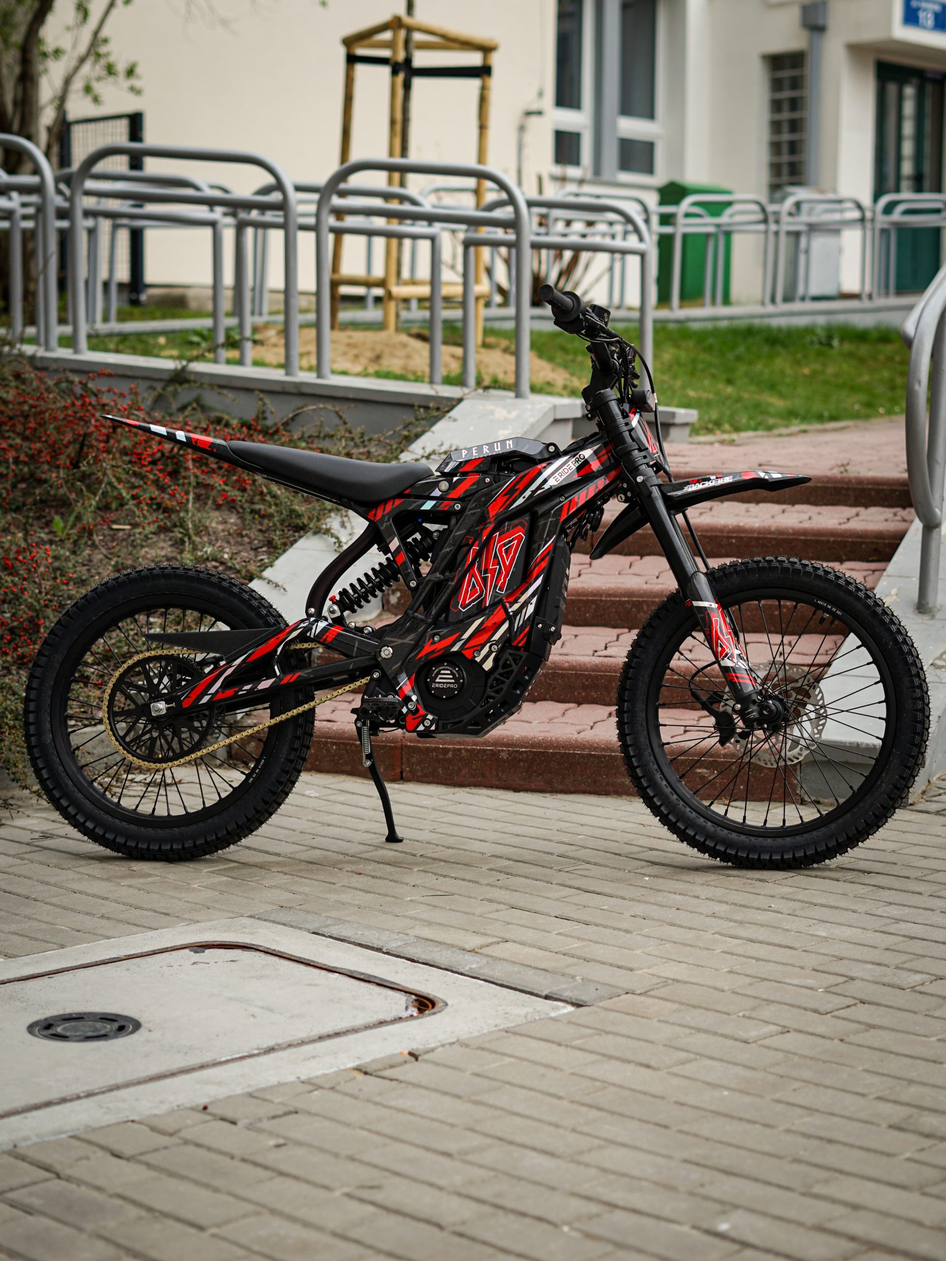 E Ride Pro SS 3.0 L1e 15,8kW | Perun Electric Red Rage - obrazek 3