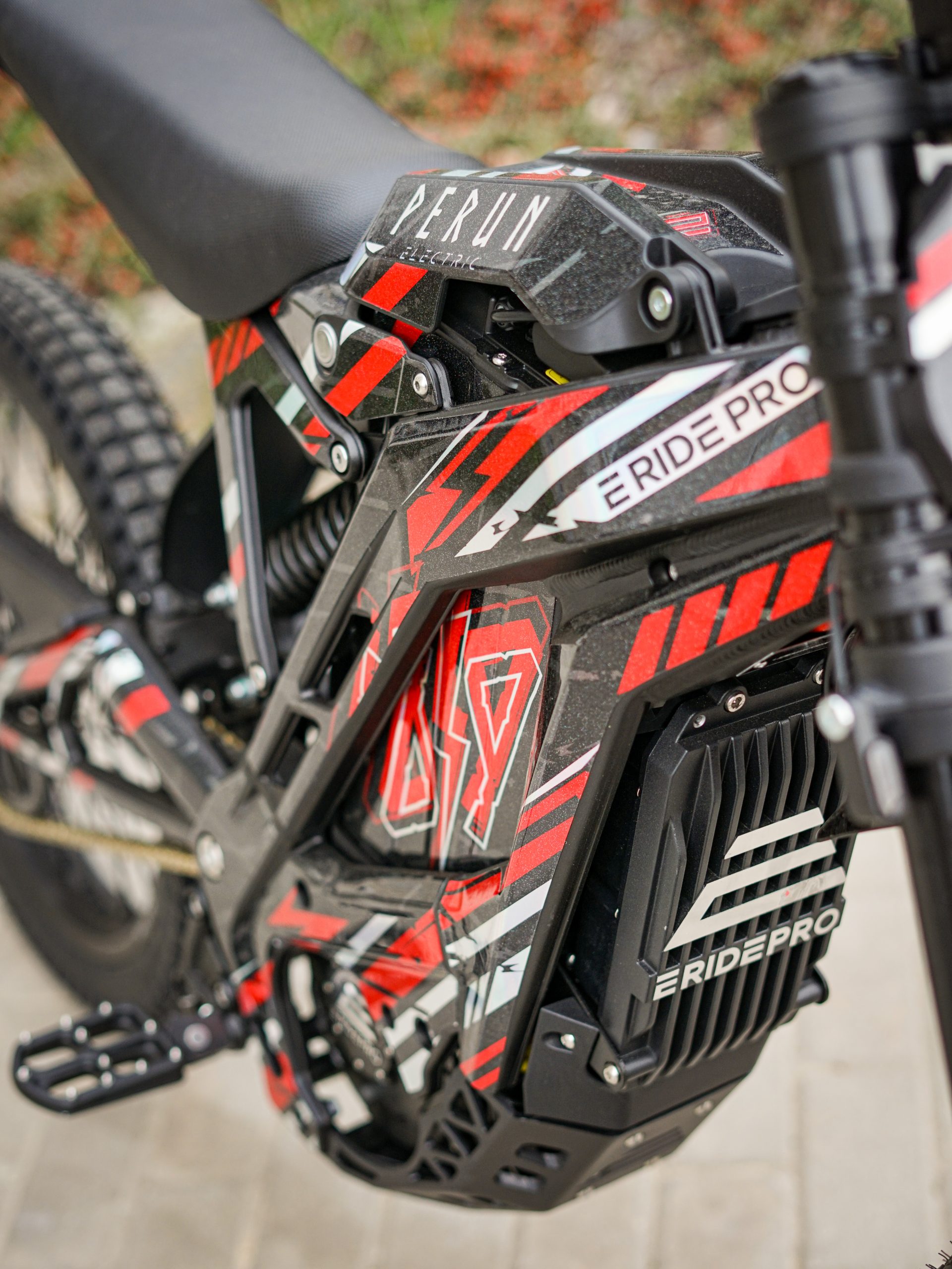 E Ride Pro SS 3.0 L1e 15,8kW | Perun Electric Red Rage - obrazek 8