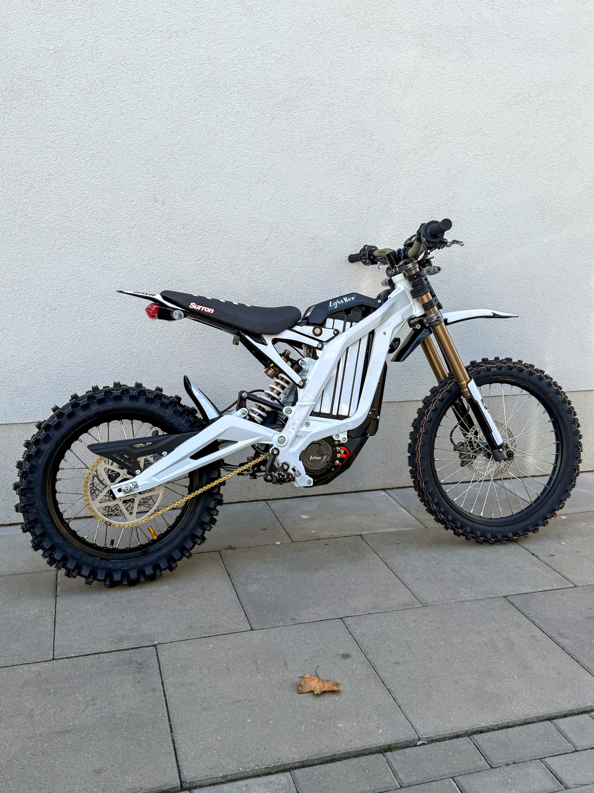 Surron Light Bee L1E StarDust Edition 10kw 2026 White - obrazek 2